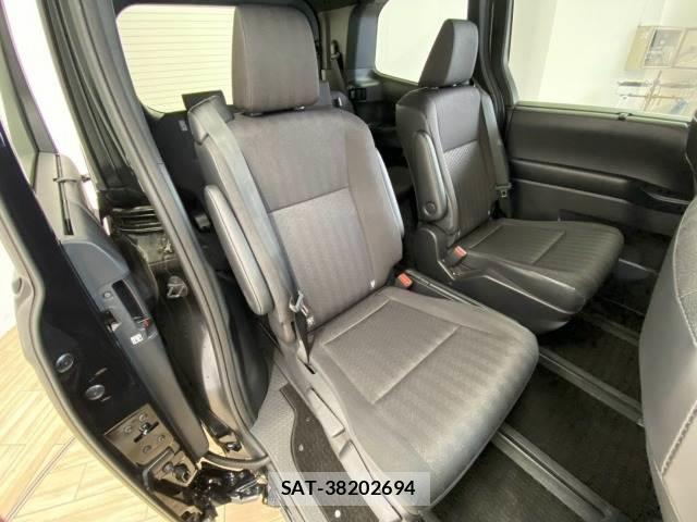 Toyota NOAH 2023-06 8731385-10