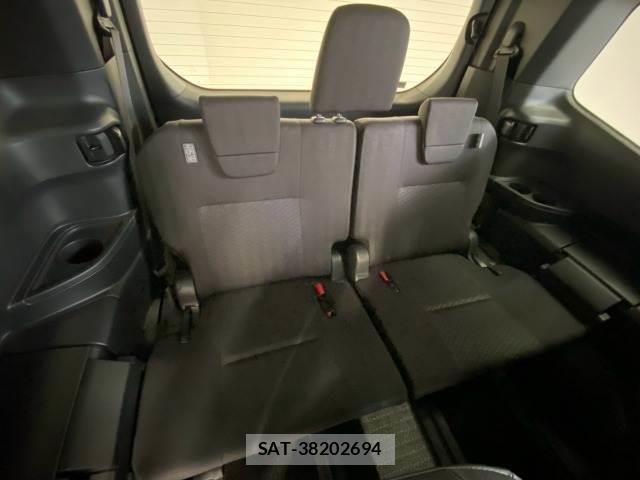 Toyota NOAH 2023-06 8731385-11