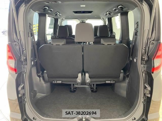 Toyota NOAH 2023-06 8731385-12