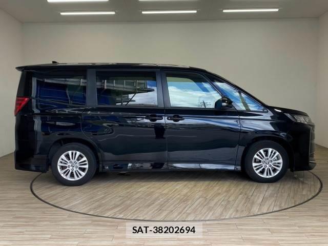 Toyota NOAH 2023-06 8731385-17