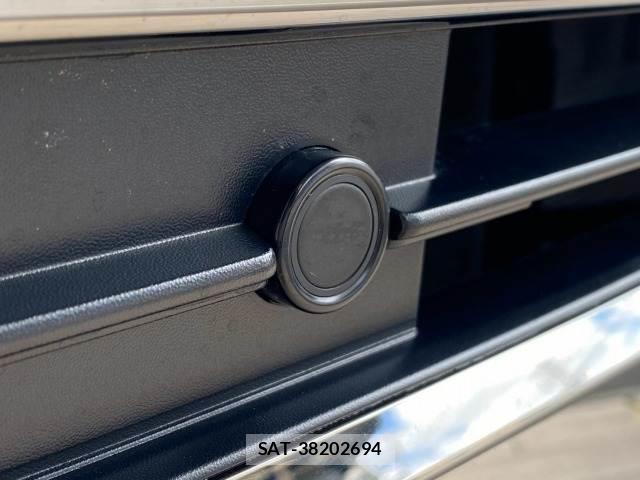 Toyota NOAH 2023-06 8731385-8