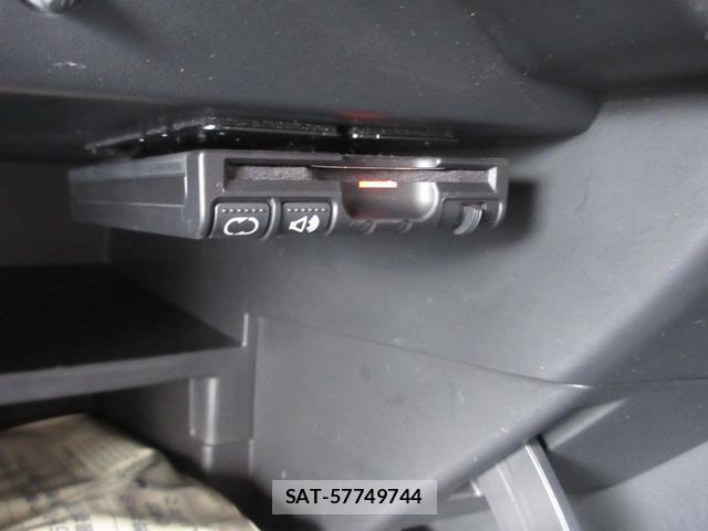 Nissan NOTE 2017-01 8725978-6