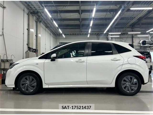 Nissan NOTE 2022-11 8726567-8