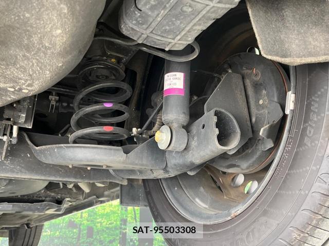 Nissan NOTE 2021-08 8726618-19