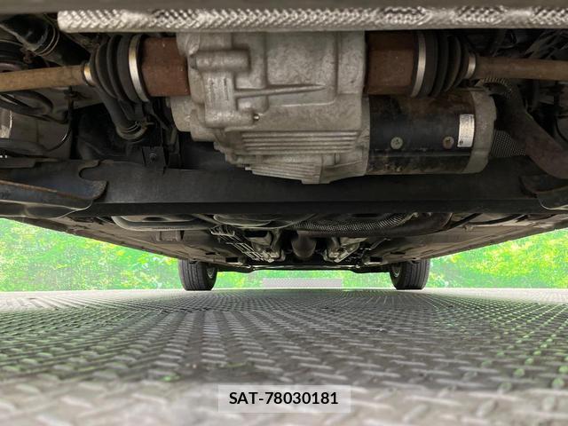 Nissan NOTE 2014-10 8726728-18
