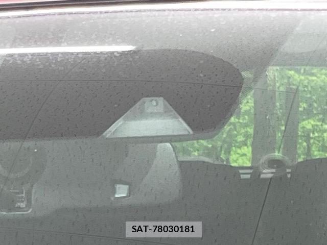 Nissan NOTE 2014-10 8726728-4