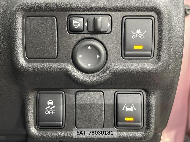 Nissan NOTE 2014-10 8726728-5