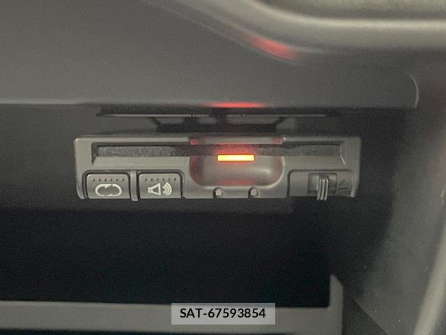 Nissan NOTE 2014-06 8727599-3