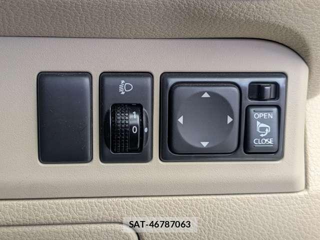 Nissan NOTE 2008-04 8728922-7