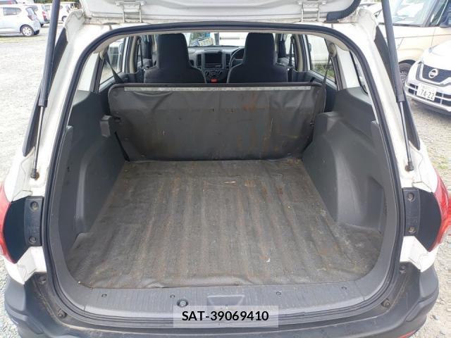 Nissan NV150 AD 2018-08 8727494-5