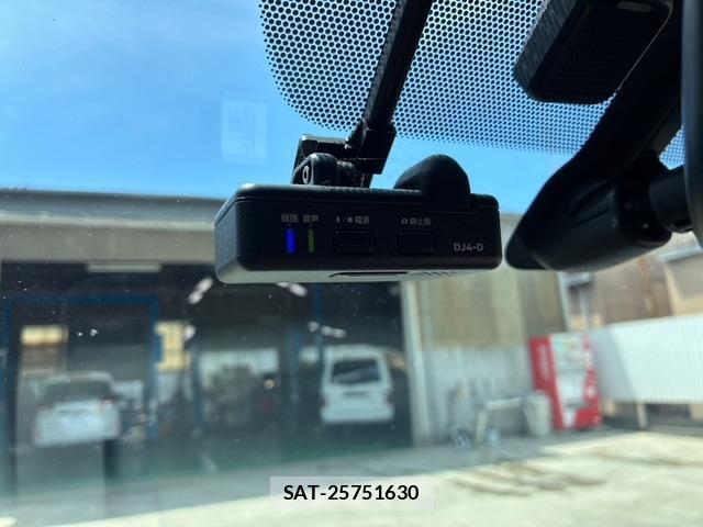 Nissan NV350 Caravan 2020-01 8728395-16