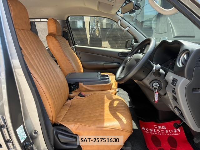 Nissan NV350 Caravan 2020-01 8728395-9
