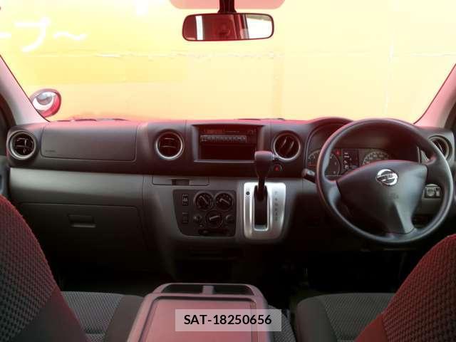 Nissan NV350 Caravan 2015-08 8731458-14