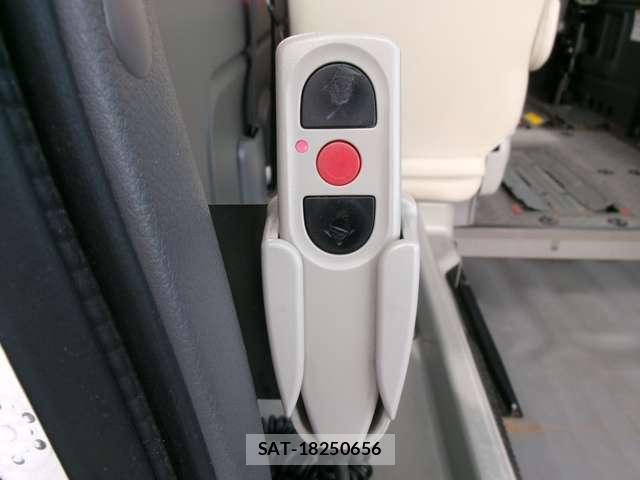 Nissan NV350 Caravan 2015-08 8731458-7