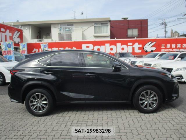 Lexus NX 2018-04 8725831-3
