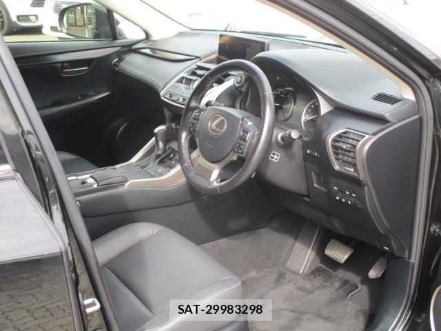 Lexus NX 2018-04 8725831-5
