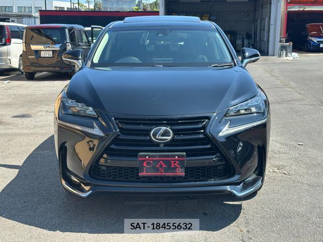 Lexus NX 2017-01 8726455-1