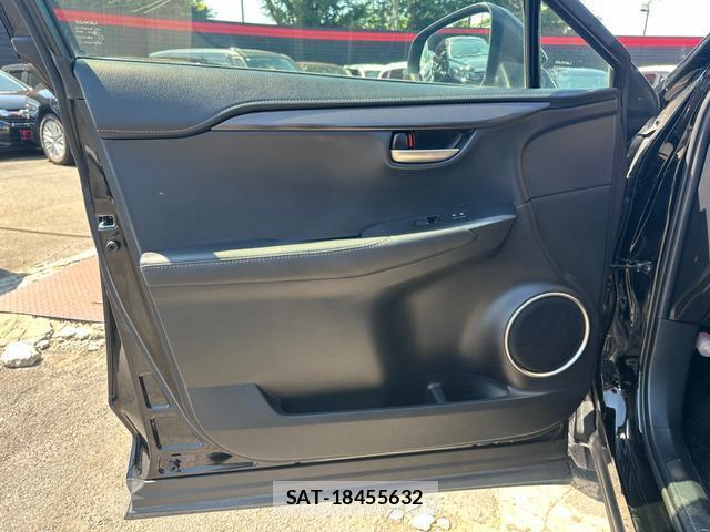 Lexus NX 2017-01 8726455-11