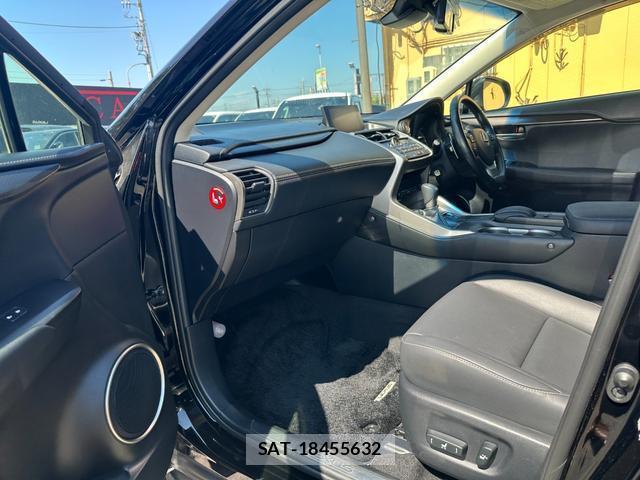 Lexus NX 2017-01 8726455-12