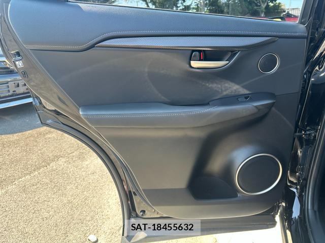 Lexus NX 2017-01 8726455-16