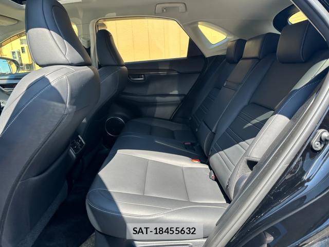 Lexus NX 2017-01 8726455-18