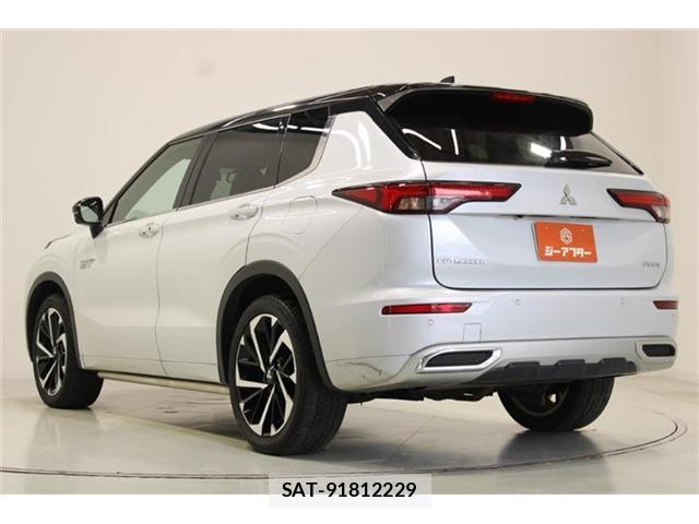 Mitsubishi OUTLANDER PHEV 2022-08 8726019-10