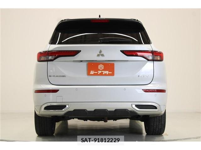 Mitsubishi OUTLANDER PHEV 2022-08 8726019-11