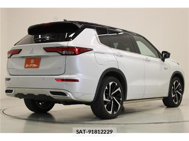Mitsubishi OUTLANDER PHEV 2022-08 8726019-12