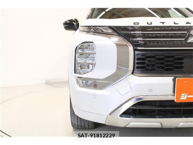 Mitsubishi OUTLANDER PHEV 2022-08 8726019-16
