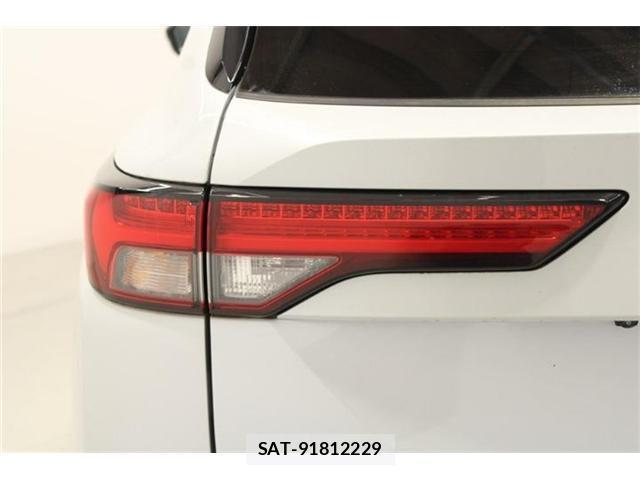 Mitsubishi OUTLANDER PHEV 2022-08 8726019-19