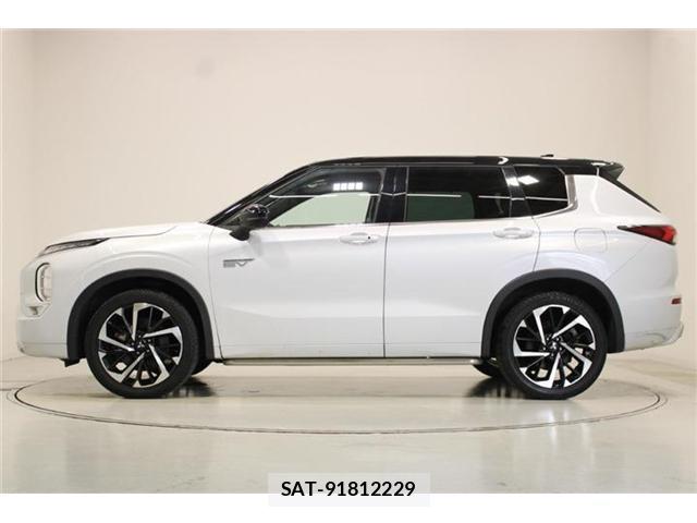 Mitsubishi OUTLANDER PHEV 2022-08 8726019-9
