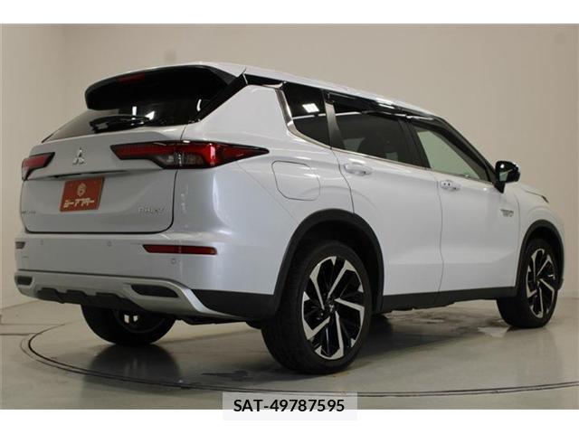 Mitsubishi OUTLANDER PHEV 2023-04 8726027-11