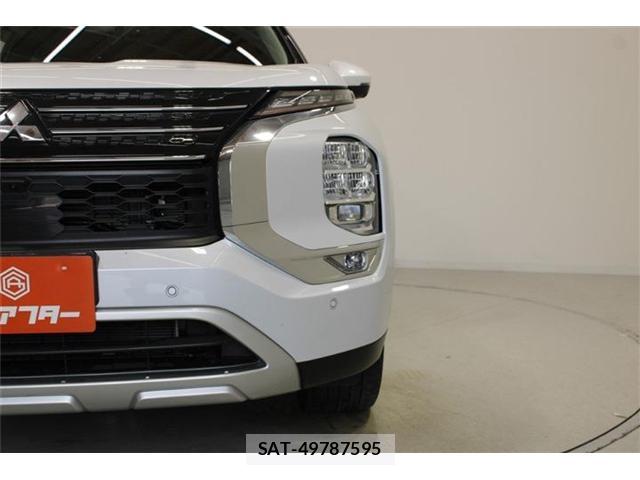 Mitsubishi OUTLANDER PHEV 2023-04 8726027-13