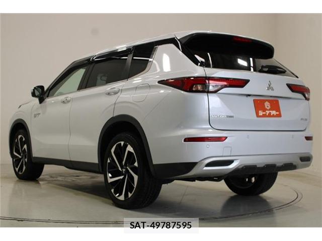 Mitsubishi OUTLANDER PHEV 2023-04 8726027-9