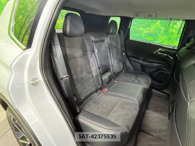 Mitsubishi OUTLANDER PHEV 2022-05 8726733-8