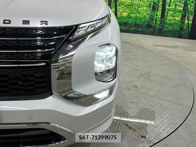 Mitsubishi OUTLANDER PHEV 2022-08 8727808-12