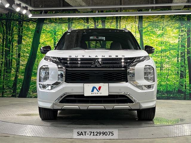 Mitsubishi OUTLANDER PHEV 2022-08 8727808-14