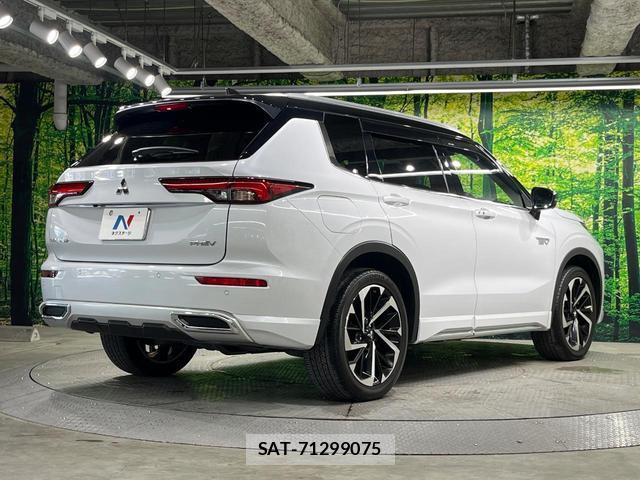 Mitsubishi OUTLANDER PHEV 2022-08 8727808-17