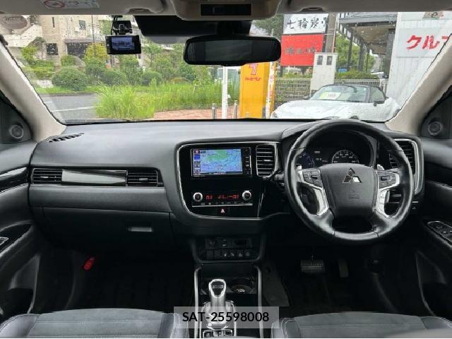 Mitsubishi OUTLANDER PHEV 2021-09 8727813-1