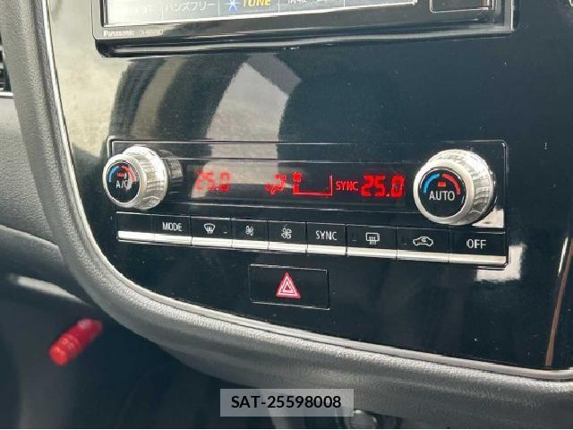 Mitsubishi OUTLANDER PHEV 2021-09 8727813-15
