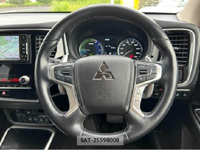 Mitsubishi OUTLANDER PHEV 2021-09 8727813-7