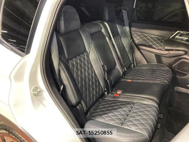 Mitsubishi OUTLANDER PHEV 2022-08 8728061-8