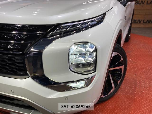 Mitsubishi OUTLANDER PHEV 2023-01 8728074-11