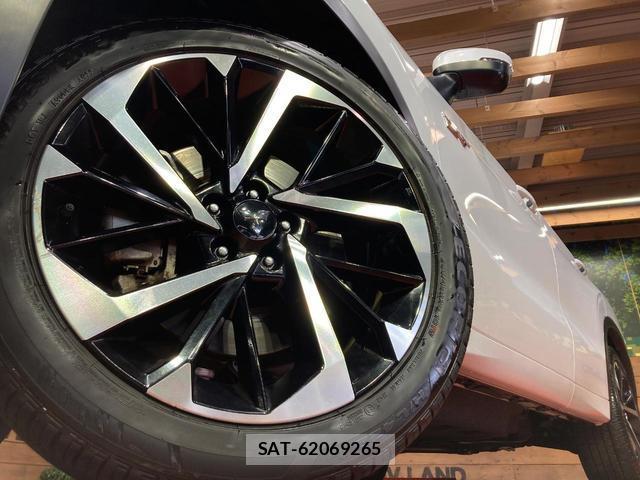 Mitsubishi OUTLANDER PHEV 2023-01 8728074-12