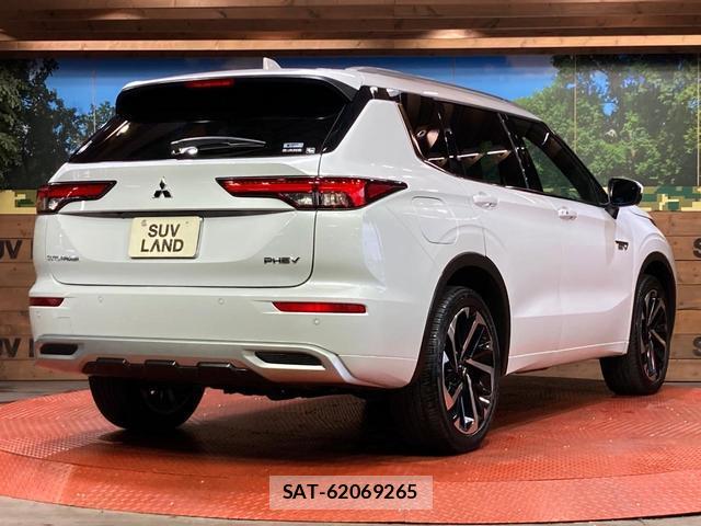 Mitsubishi OUTLANDER PHEV 2023-01 8728074-16
