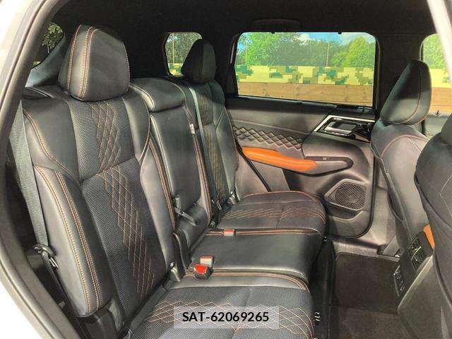 Mitsubishi OUTLANDER PHEV 2023-01 8728074-8