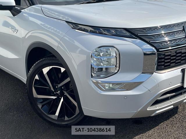 Mitsubishi OUTLANDER PHEV 2022-05 8728686-12