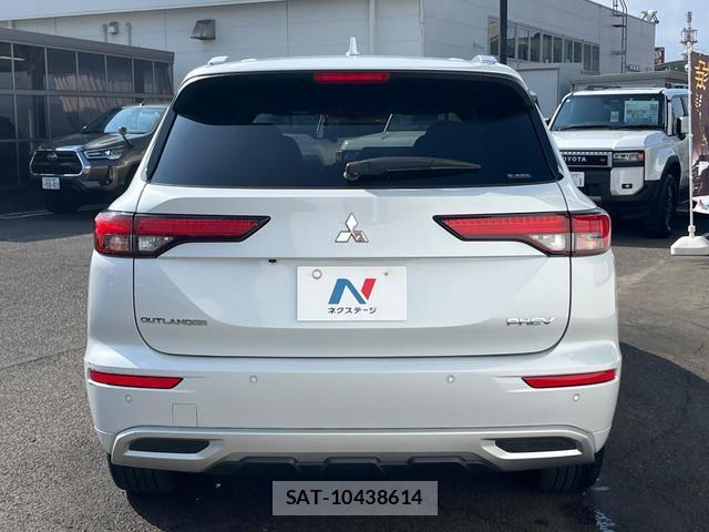 Mitsubishi OUTLANDER PHEV 2022-05 8728686-15