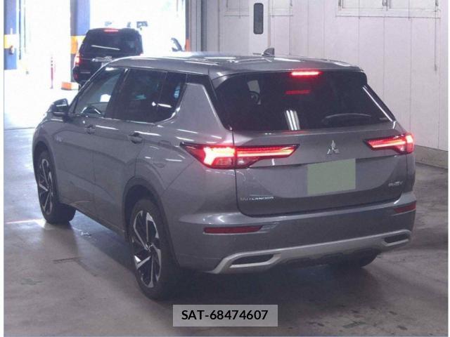 Mitsubishi OUTLANDER PHEV 2022-03 8729748-1