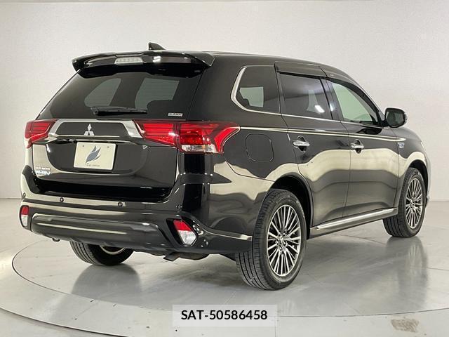 Mitsubishi OUTLANDER PHEV 2021-07 8730669-1